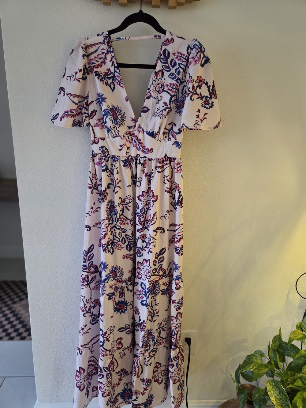 Boho Floral V-Neck Maxi Dress in Cream and Pink - Picture 3 of 5